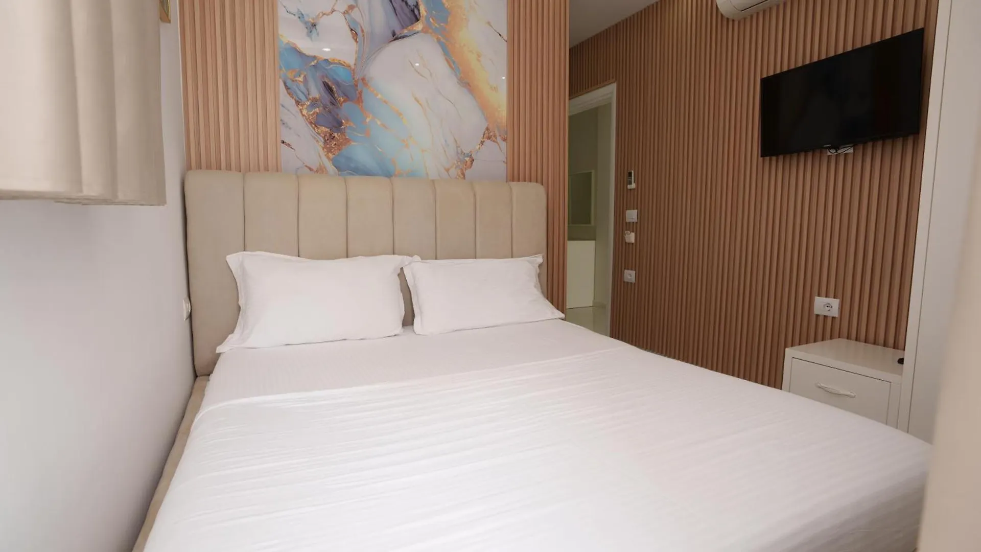 Sea La Vie By Hotel Anna Ksamil 0*,  Albania