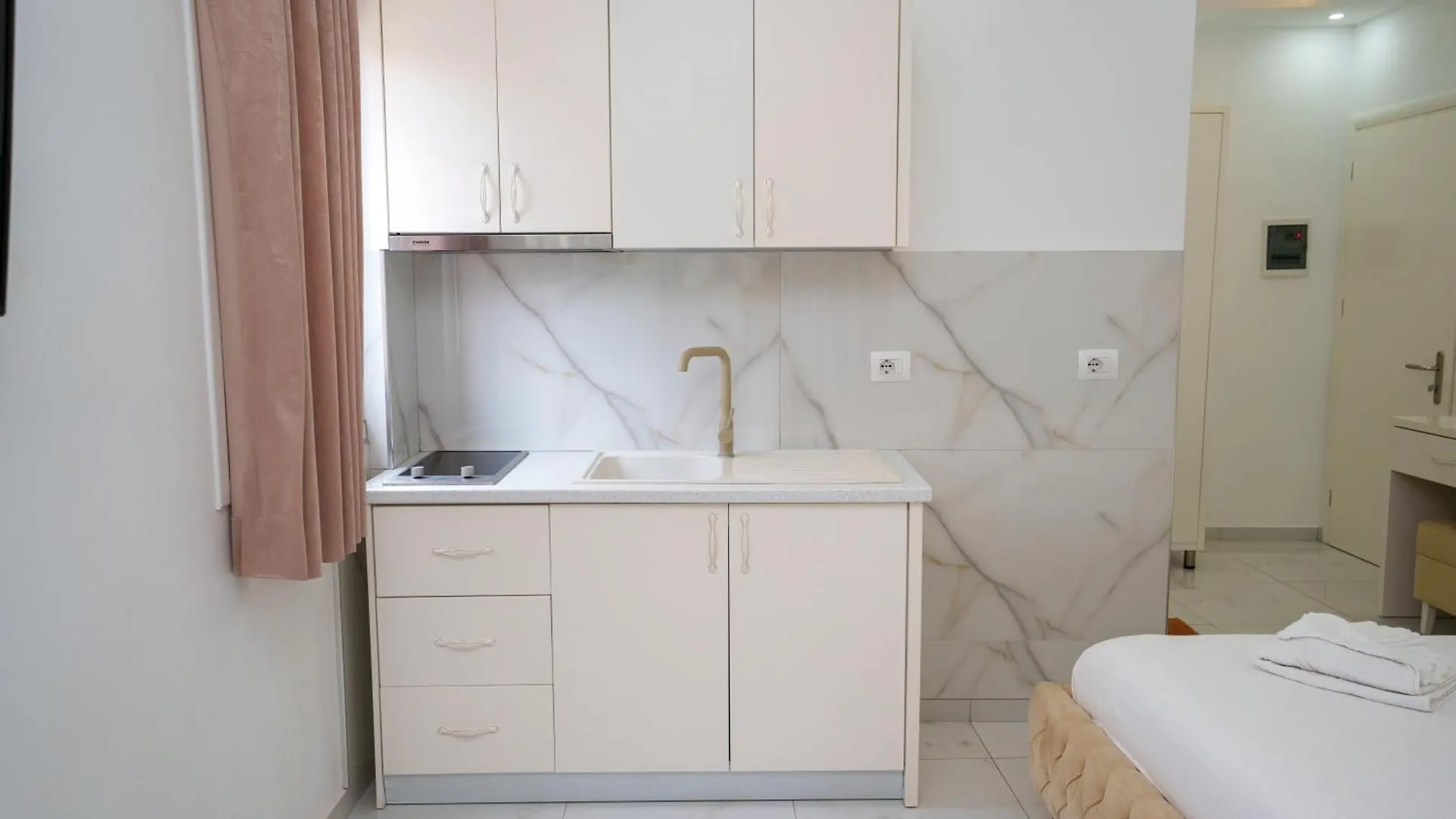 Apartahotel Sea La Vie By Hotel Anna Ksamil Albania